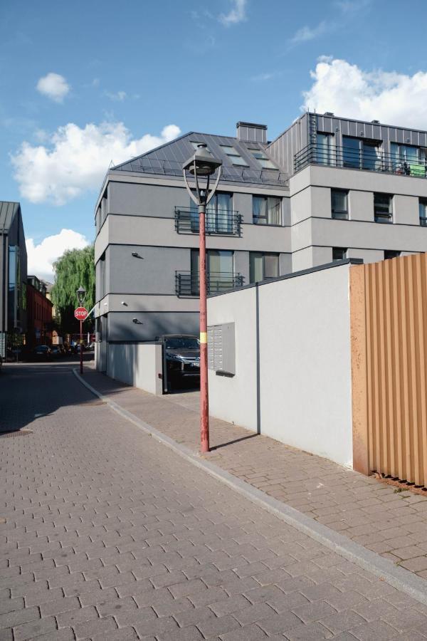 Cosy 1 Bedroom Apartment In The Heart Of Old Town With Parking Kaunas Esterno foto