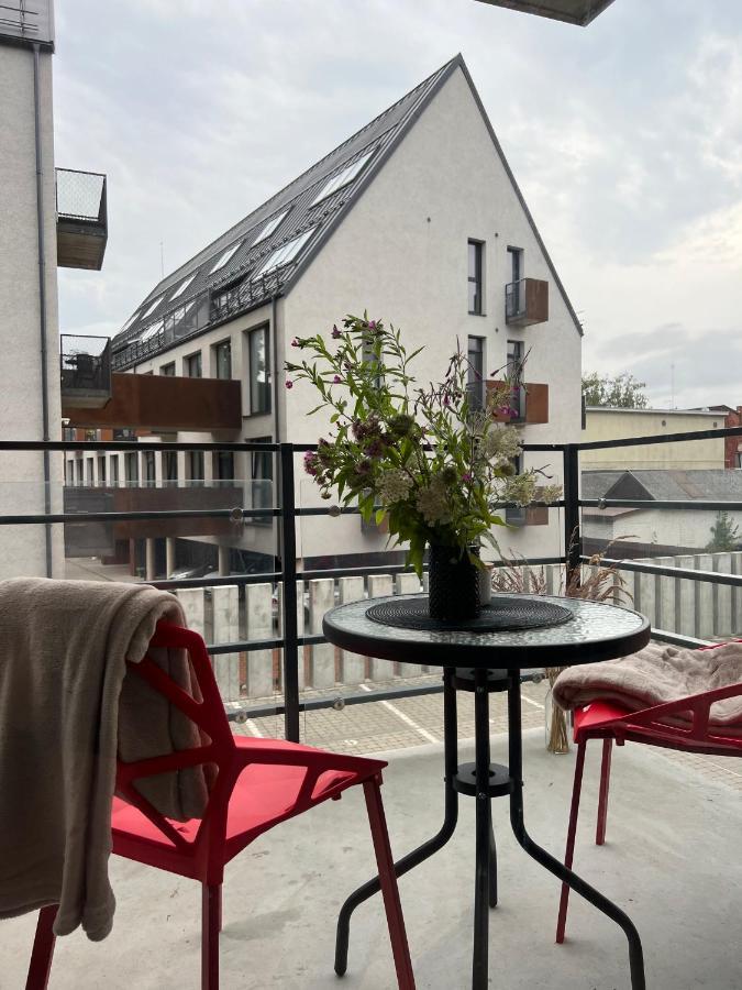 Cosy 1 Bedroom Apartment In The Heart Of Old Town With Parking Kaunas Esterno foto