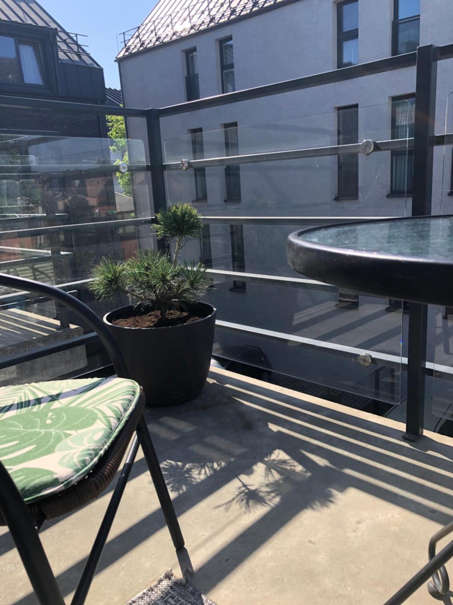 Cosy 1 Bedroom Apartment In The Heart Of Old Town With Parking Kaunas Esterno foto