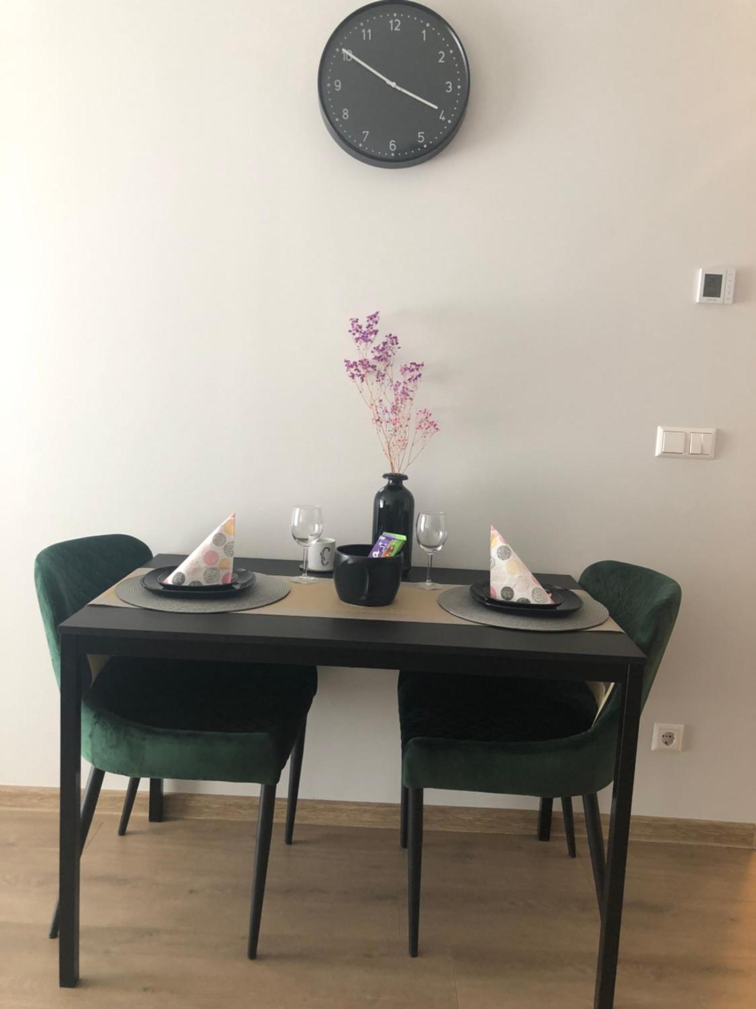 Cosy 1 Bedroom Apartment In The Heart Of Old Town With Parking Kaunas Esterno foto