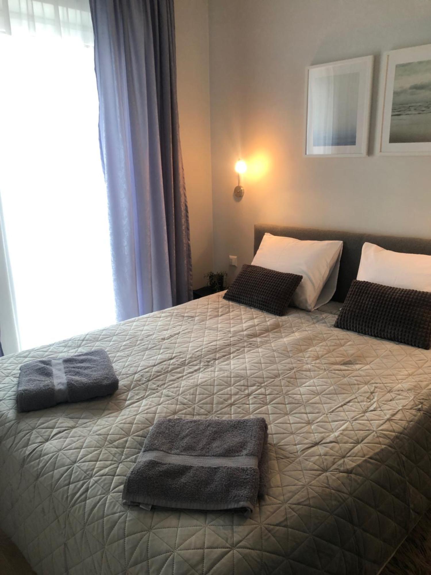 Cosy 1 Bedroom Apartment In The Heart Of Old Town With Parking Kaunas Esterno foto